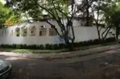 Residência nobre no Morumbi, 5 quartos, 4 suites, piscina, 3 salas. Ocupação ou construção condomínio de casas