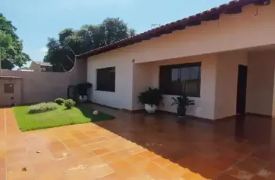 Casa ampla excelente acabamento próximo ao ney braga