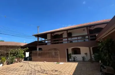 Sobrado impecável e amplo para acomodar toda a família zona leste de londrina