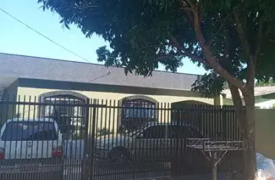 Casa com 3 quartos à venda na Rua Parnaiba, 34, Jardim Água da Aliança, Cambé