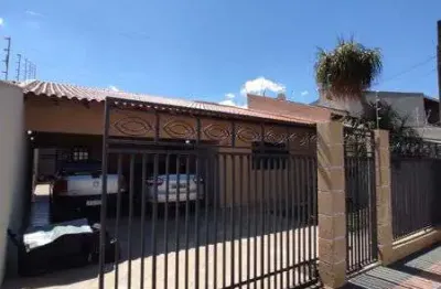 Casa com 3 quartos à venda na Rua Amaury de Oliveira e Silva, 163, Jardim Tarumã, Londrina