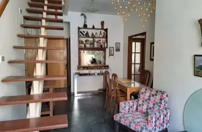 Duplex Reformado na Rua Paissandu: 136m², Suíte com Hidro e Vaga
