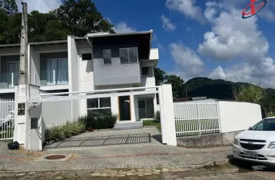 Sobrado para Venda em Blumenau, Passo Manso, 2 dormitórios, 1 suíte, 1 banheiro, 2 vagas