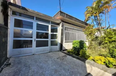 Casa Terrea Locação Rudge Ramos S.B.C possui 240 metros  com 2 quartos 3 vagas edicula grande