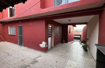 Sobrado Amplo com 4 Dormitórios | Excelente Localização em César de Souza – Mogi das Cruzes