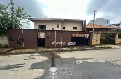 Casa com 4 dormitórios à venda, 220 m² por R$ 890.000,00 - Aeroporto - Juiz de Fora/MG