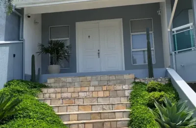 Casa com 3 Suítes, 4 Vagas e Edícula à Venda no Condomínio Chacur – Conforto e Espaço em Várzea Paulista