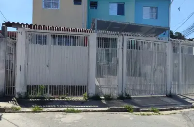 Sobrado com 03 dormitórios, sendo uma suíte - aceita financiamento bancário