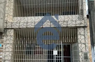 Casa à venda no Vergel do Lago, sobrado com 3/4.todos 3 suítes, ótimo local