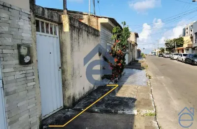 Casa à venda em Cruz da Almas, ótimo local, 108 m2, segunda quadra da praia.