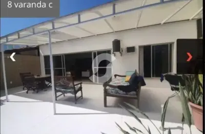 Linda cobertura em excelente localização, duplex a 250m do posto 9 na praia e Av. Lúcio Costa. Com vista para o canal dos Taxas. Próximo ao comércio em geral. Salas 2 e 4 quartos amplos sendo 2 suítes