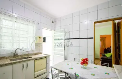 Ótima casa térrea à venda no parque capuava – 2 dormitórios, área gourmet e 2 vagas de garagem