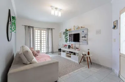 Casa assobradada à venda na vila metalúrgica – conforto, espaço e excelente localização!