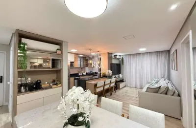 Apartamento à venda com 105m2, 3 dorm sendo 1 suíte e 2 vagas livres no Condomín