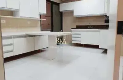 Apartamento com 165m², 3 dormitórios, sendo 1 suíte e 2 vagas de garagem, dispon