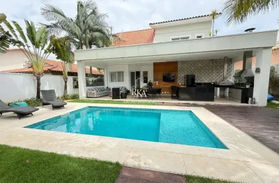 Casa com 360m2, 3 suítes, 4 vagas para locação no Condomínio Alphaville Residenc