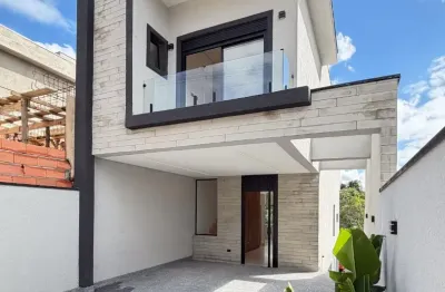 Casa Nova de Alto Padrão no Villas do Jaguari – 3 Suítes, 4 Vagas e 210m²