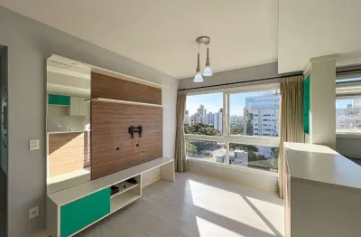 Apartamento à venda andar alto, Sol Norte e com 2 dormitórios, suíte, churrasqueira, 2 vagas e infraestrutura completa – Azenha: R$ 566.000,00