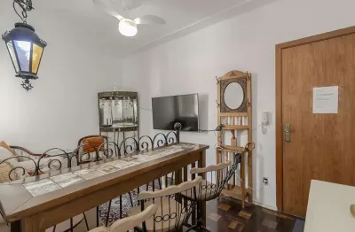 Apartamento  desocupado, 45m² de area privativa com  2 Dormitorios  no  Bairro Centro Historico