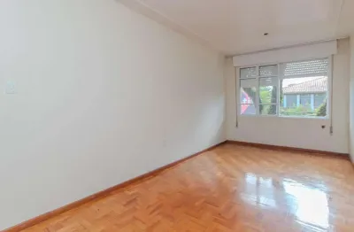 Apartamento 106m² 3 dormitórios 2 banheiros sendo 1 suíte 1 vaga  R$ 520.000 Cidade Baixa