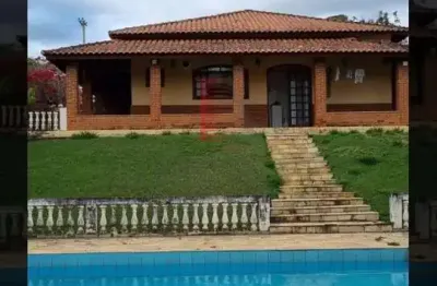 Chácara de Luxo em Condomínio - 4 Quartos, 2 Suítes, Espaço Gourmet, Piscina e Muito Mais em Boituva-SP!