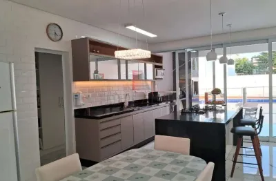 Magnífica casa em condomínio à venda em Boituva-SP, bairro Portal das Estrelas, com 3 quartos, 3 suítes, 3 salas, 1 banheiro, 6 vagas e 221m² de área.