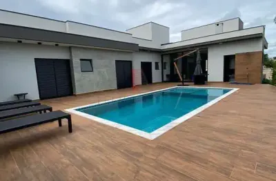 Venda Casa em Condomínio de Luxo em Boituva-SP, Portal das Estrelas: 4 Quartos, 4 Suítes, 2 Salas, 5 Banheiros, 4 Vagas, 271 m².