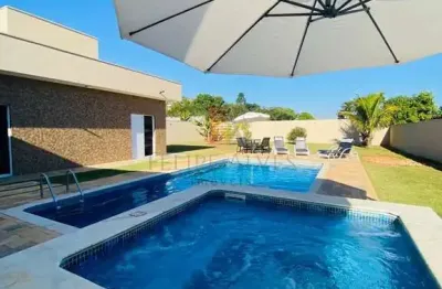 Espetacular Chácara em Condomínio à Venda em Boituva-SP, Portal dos Lagos: 5 Quartos, 5 Suítes, 1 Sala, 7 Banheiros, 2 Vagas, 243m².