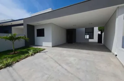 Casa em Condomínio de Luxo em Boituva-SP: 3 Quartos, 3 Suítes, 2 Salas, 4 Banheiros, 4 Vagas e 164,10 m² - Imperdível no Tropicália Garden!