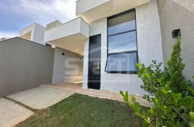 Casa à Venda no Bairro Lundceia - Oportunidade Imperdível por R  689.000
