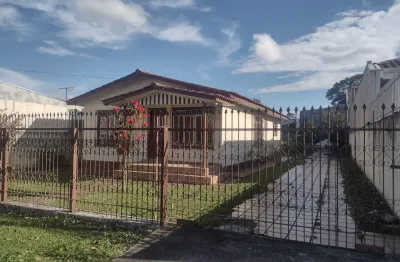 Terreno próximo ao terminal de ônibus Boqueirão próprio para edificação de prédio de apartamentos.