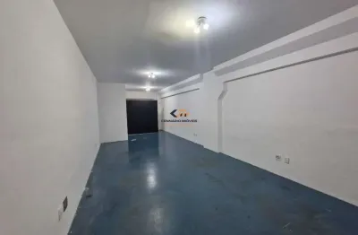 Sala com 45m2 para locação atrás do Hospital Biocor, ótima localização.