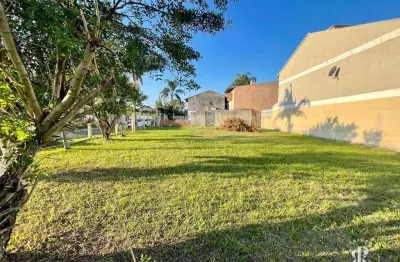 Terreno de esquina com ambas as ruas asfaltadas, próximo ao Macromix - Tramandaí