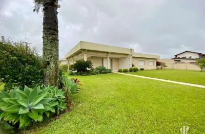 Casa composta por 3 dormitórios em excelente localização em Tramandaí