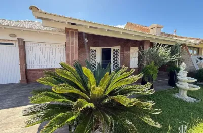 Linda casa mobiliada com piscina a 120 metros do mar em Imbé/RS