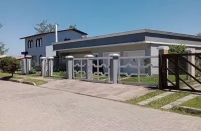 Excelente imóvel 5 dormitórios a poucos metros do mar em Imbé-RS