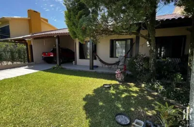 Excelente casa com piscina, próxima ao lago braço morto em Imbé RS