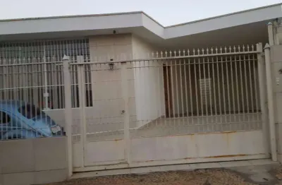 Casa com 3 quartos à venda na Rua Honduras, 393, Jardim Nova Europa, Campinas, 178 m2 por R$ 720.000