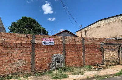 Vende se lote- 600 metros Abadia........................