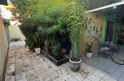 Casa com 4 quartos à venda na Rua Amazonas, Mafuá, Teresina