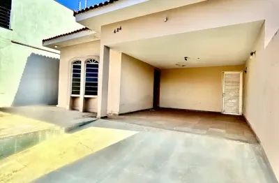 Casa com 3 quartos para alugar na Rua Antônio Girol, 424, Parque Glória I, Catanduva