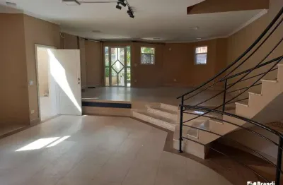 Sobrado com 04 quartos e 7 banheiros, 600m² na vila prudente!