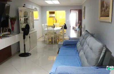 Sobrado moderno e espaçoso com 3 dormitórios e 3 vagas na vila alpina