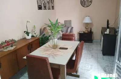 Excelente terreno para investimento com duas casas no bairro quinta da paineira