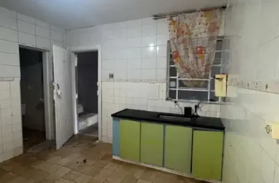 1 dormitorio sala cozinha e banheiro , sem vaga de garagem- vila bela