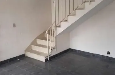 Sobrado com 2 dormitórios à venda na vila lúcia - excelente localização e ótimo potencial!