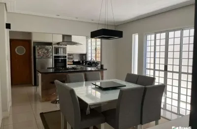 Sobrado à venda na vila zelina - amplo, elegante e com vista panorâmica!