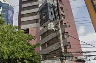 Apartamento Amplo com 3 Suítes e 4 Vagas em Localização Estratégica