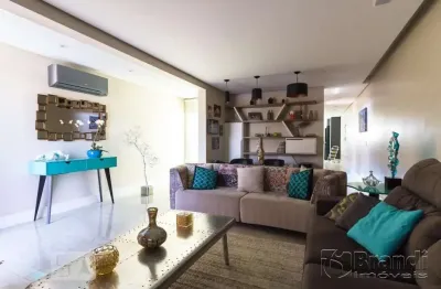 Casa à venda com 250 metros quadrados, 3 quartos e 6 vagas