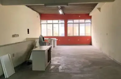 Ótimo salão comercial com 280m² no bairro fundação - aproveite!